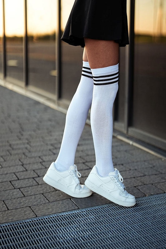 Katoenen overknee sokken wit met 3 zwarte strepen