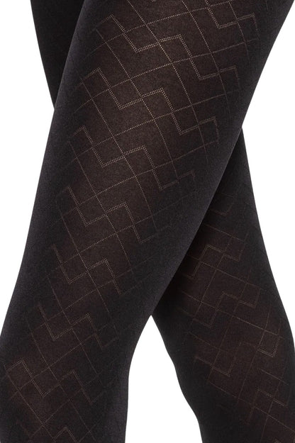 Zig zag patterned tights