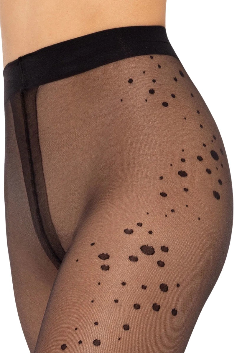 Dotted pantyhose trend 2024