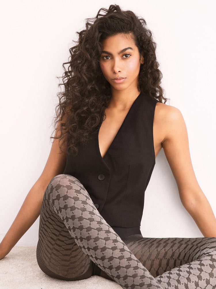 Tights that Create illusion of depth and dimension